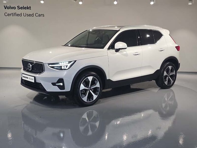 Volvo  Ultra Bright B4 AWD