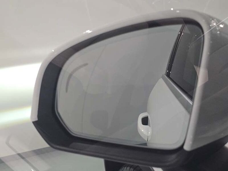 Volvo  Ultra Bright B4 AWD