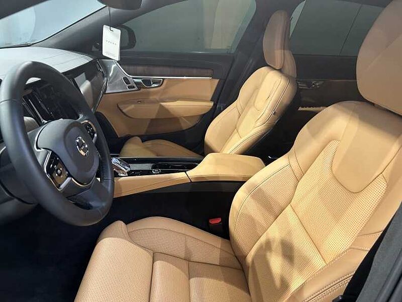 Volvo  Ultra, B5 AWD  Bright