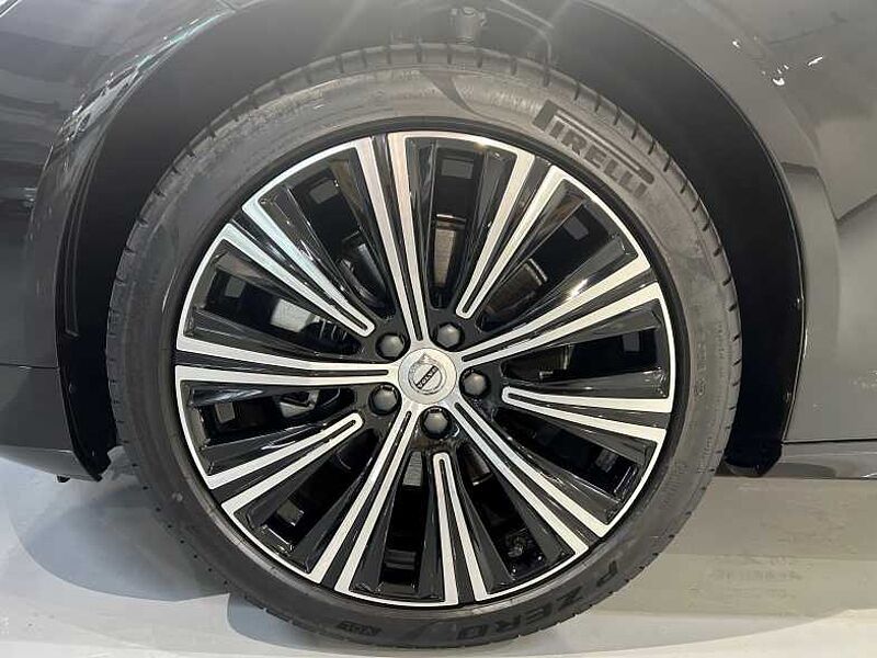 Volvo  Ultra, B5 AWD  Bright