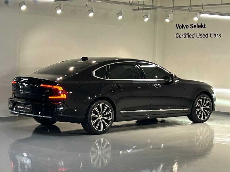 Volvo  Ultra, B5 AWD  Bright