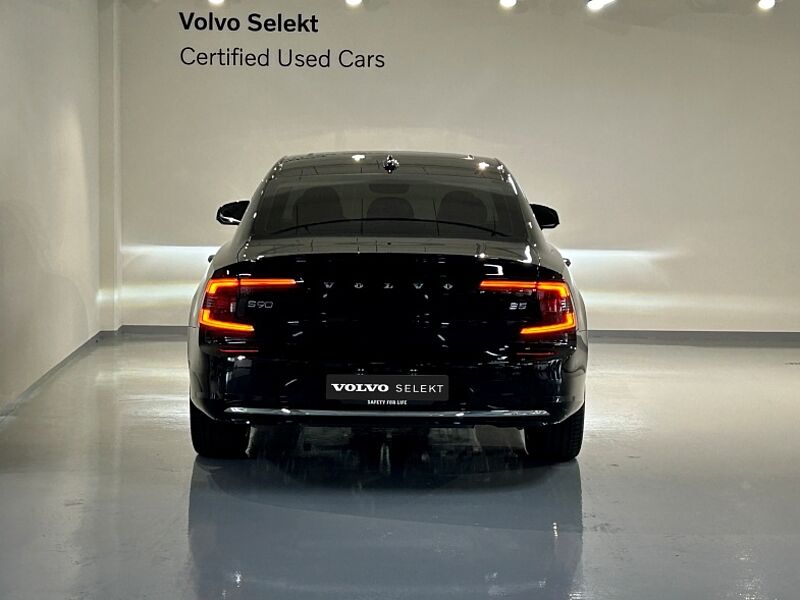 Volvo  Ultra, B5 AWD  Bright