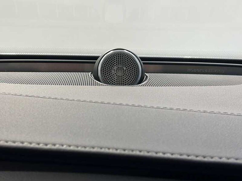 Volvo  Ultra, T8 AWD Bright